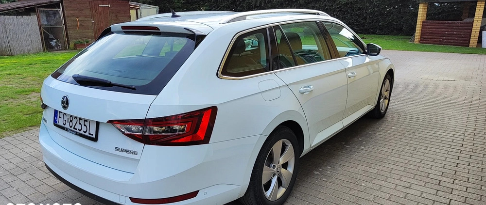 Skoda Superb cena 75000 przebieg: 161805, rok produkcji 2017 z Woźniki małe 137